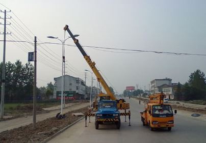 Saray Mabitabitar ya Akronan Lampas na Serpeo Lampas na Estado na Serbadyo, C...
